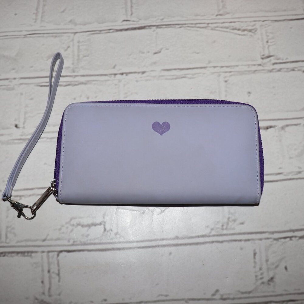 💜 Claire’s Light Purple Wallet with Wrist Strap · 8" x 4"